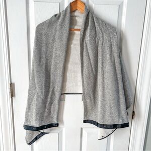Lululemon Gray Women's Scarf with Black Trim